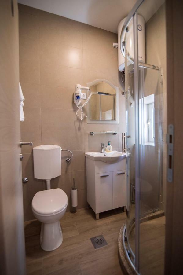 Apartmani Mg トレビニエ エクステリア 写真